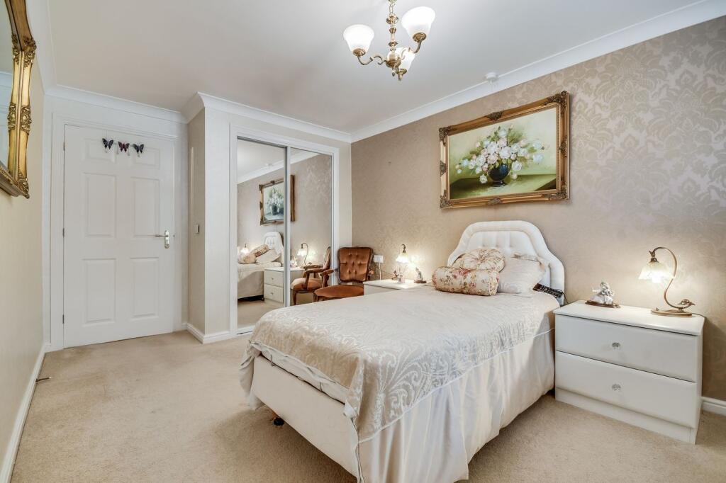 Apartment in Basildon, South Green, Great Burstead and South Green - View 2
