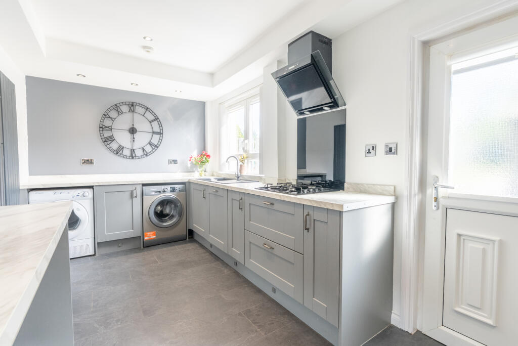 House in Motherwell, North Lanarkshire - More