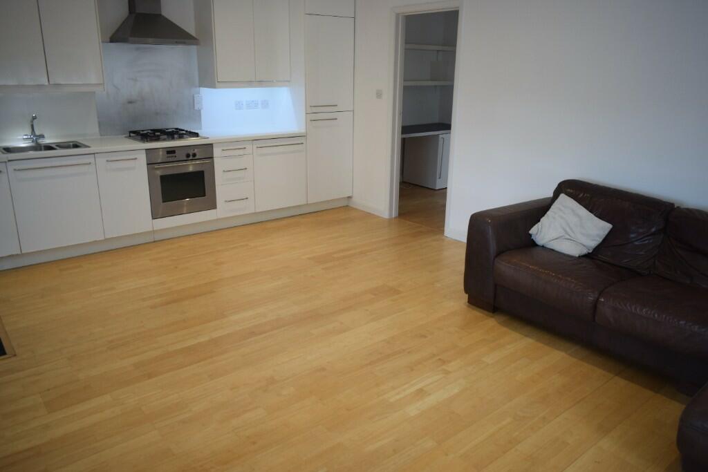 Apartment in Southampton, Hollybrook - View 4