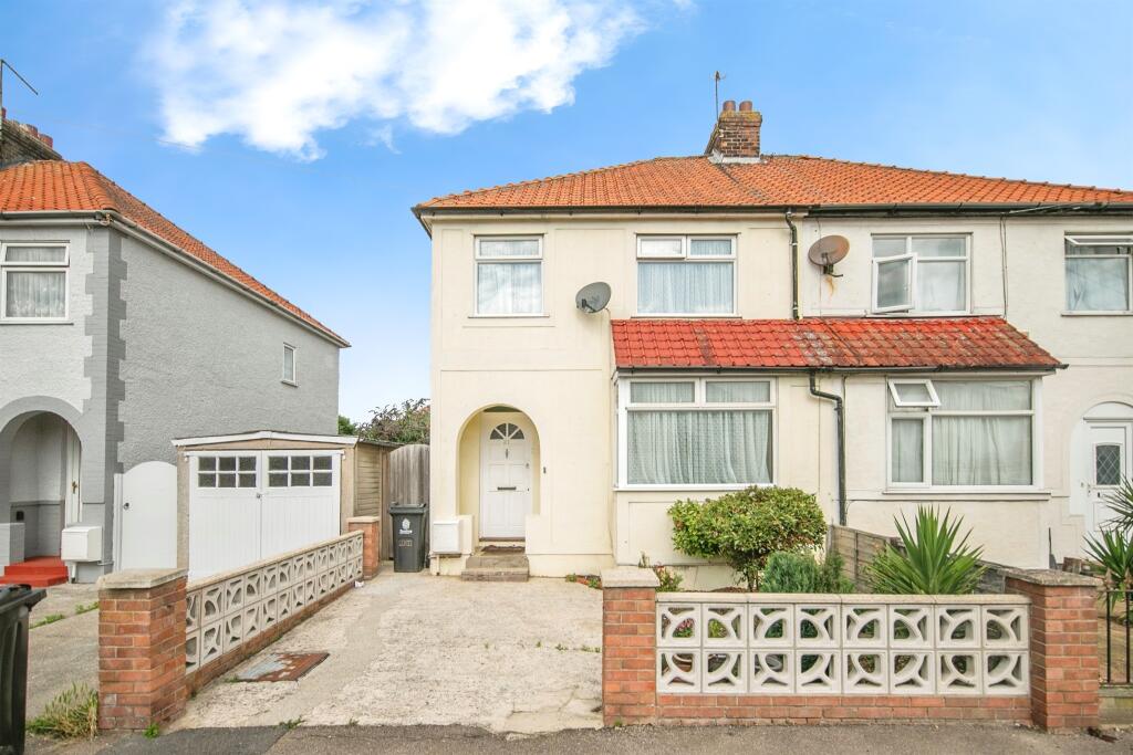 Main image of property: Melbourne Road, Clacton-On-Sea