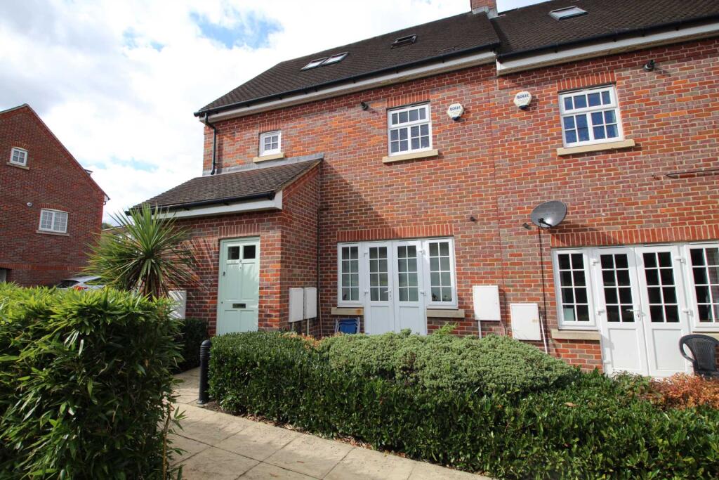 Main image of property: Roughdown Road, Hemel Hempstead, Hertfordshire, HP3