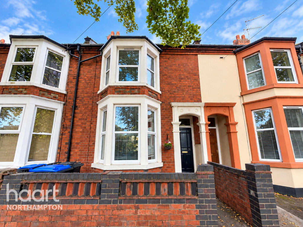 3-bed terraced on Victoria Promenade, Northampton, £230,000