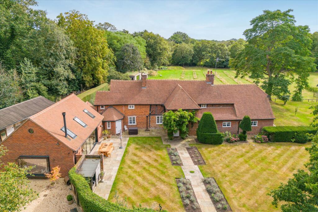 Main image of property: Monks Alley, Binfield, Berkshire, RG42