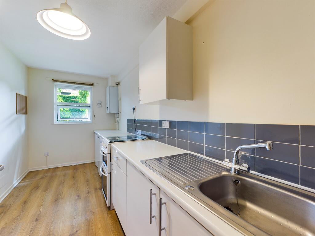 Apartment in Reading - View 3