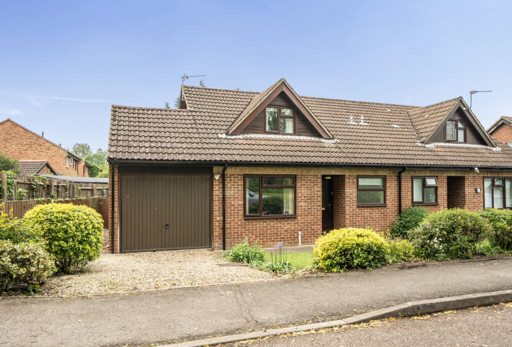Main image of property: Green Lane, Botley, Oxford, Oxfordshire, OX2