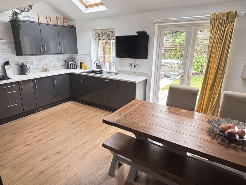 Steele Crescent, Llanfoist, Abergavenny photo 4