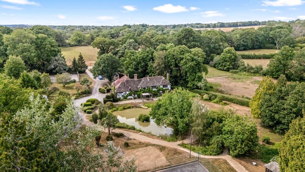 Main image of property: Broadwater Lane, Copsale, RH13