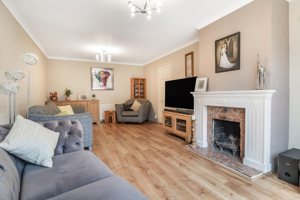 Churchill Close, Ettington, Stratford-upon-Avon, CV37 photo 3