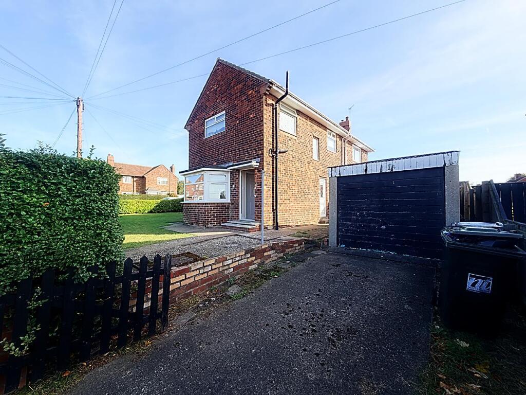 3-bed semi-detached on Simonside Avenue, Wallsend, £160,000