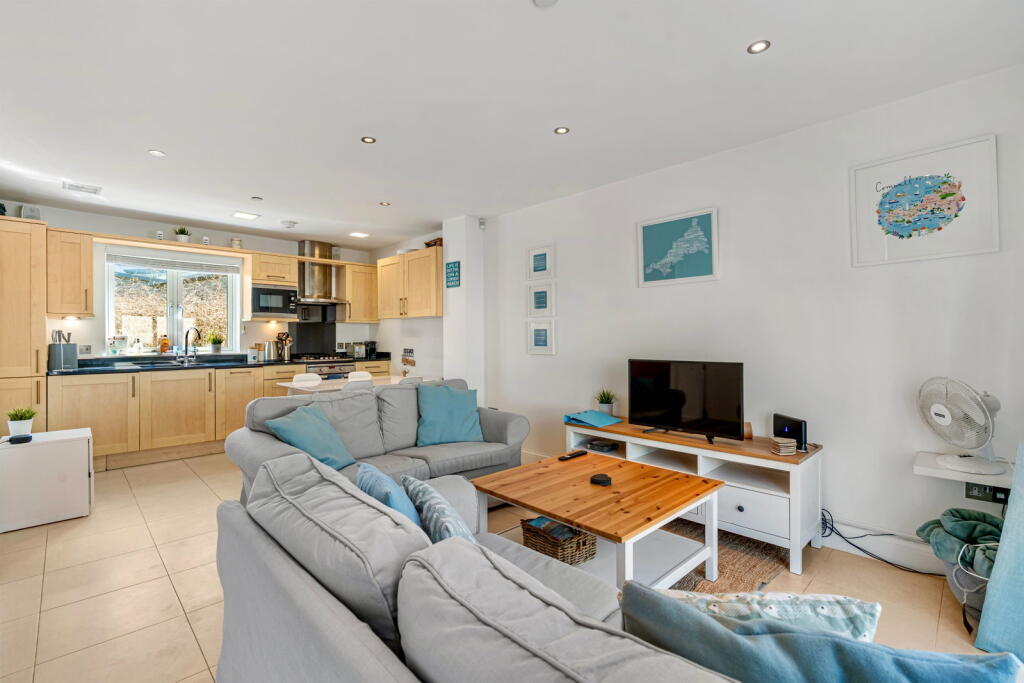 House in Plymouth - View 3