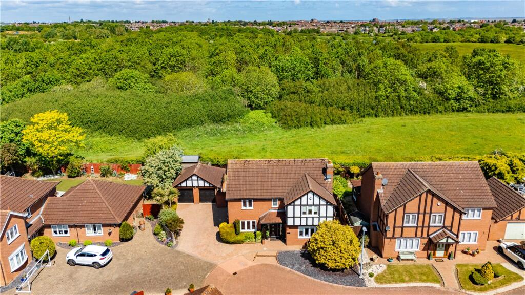 4-bed detached on Blakeney Lea, Cleethorpes, Lincolnshire, DN35, £499,950