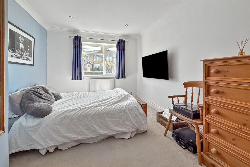 Additional image 13 of Mount Drive, Park Street, St. Albans