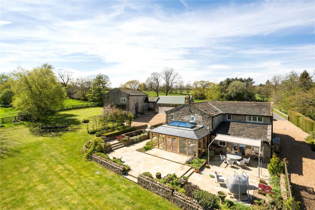 Staupes Road, High Birstwith, Harrogate, North Yorkshire, HG3 photo 2