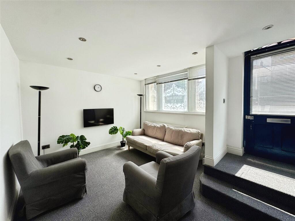 Main image of property: West Street, Faversham, Kent, ME13