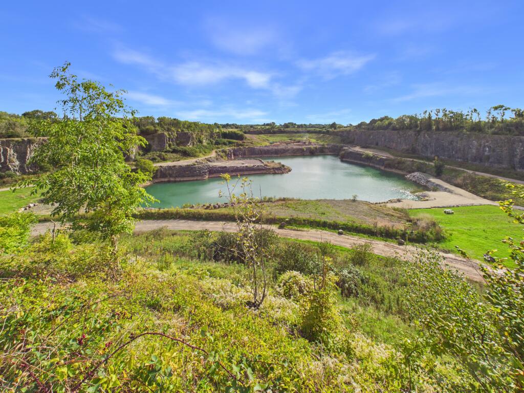 Lake Side, The Villa photo 2