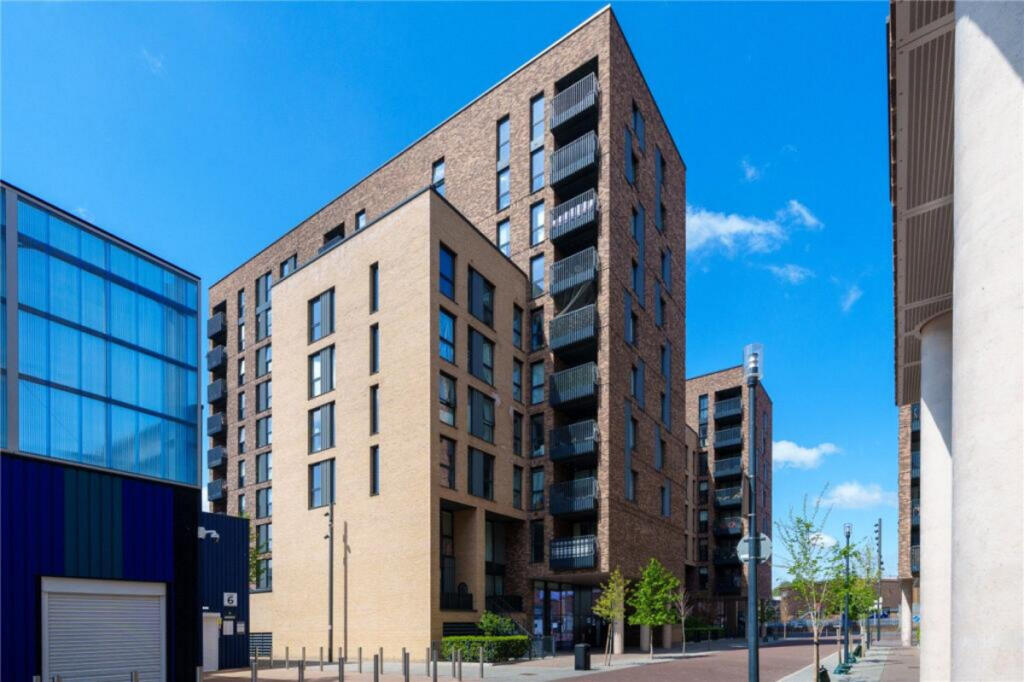 Apartment in London - View 5