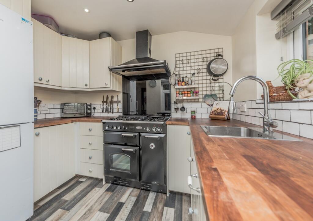 Elm Grove, Gomersal, Cleckheaton, West Yorkshire, BD19 photo 4