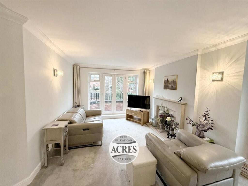 Apartment in Walsall, West Midlands - View 5