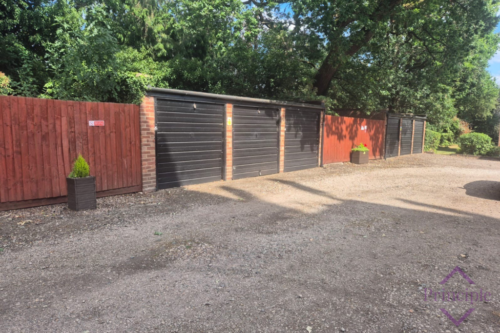 Main image of property: Garage to let - Harwood Grove, Shirley, Solihull