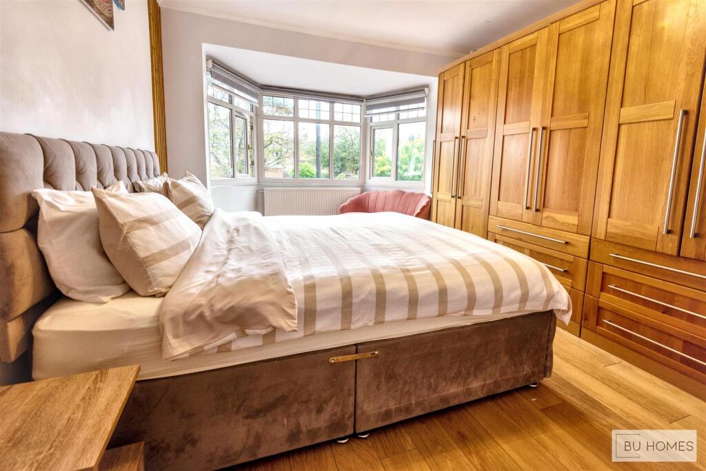 House in Solihull, Ulverley Green - More