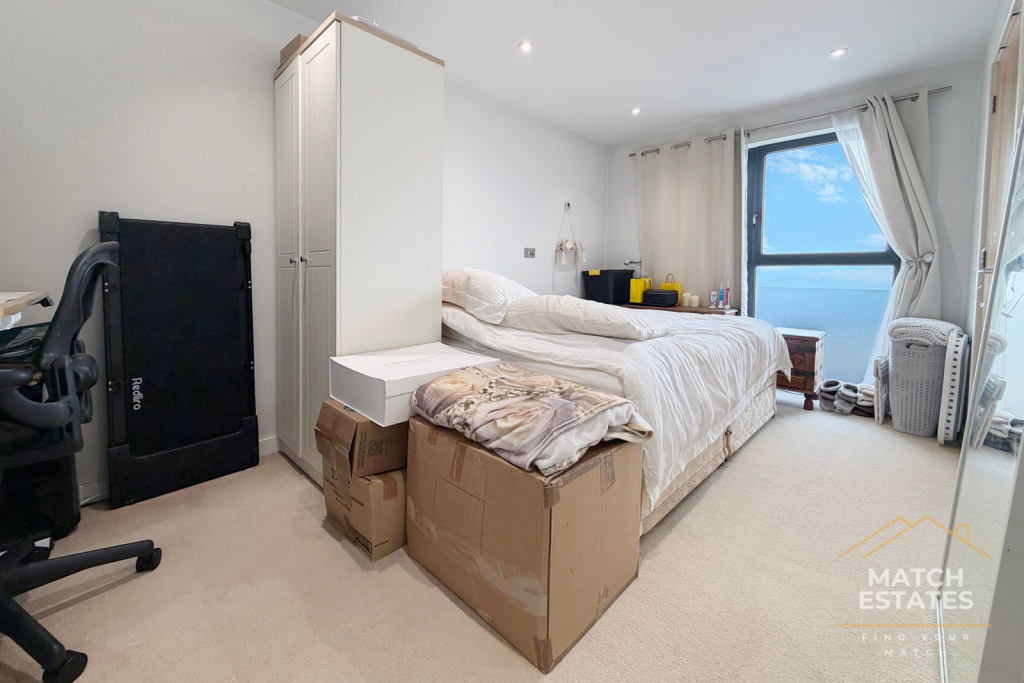Apartment in Sandgate, Golden Valley - View 4