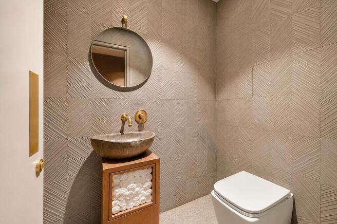 bathroom 2.jpg
