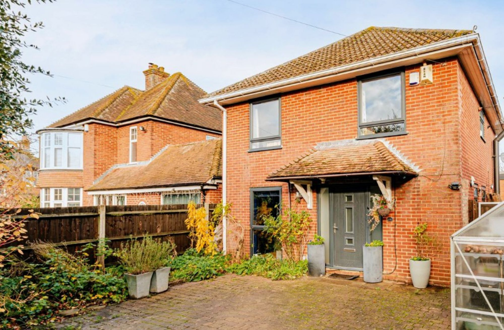 Main image of property: London Road, Faversham, ME13