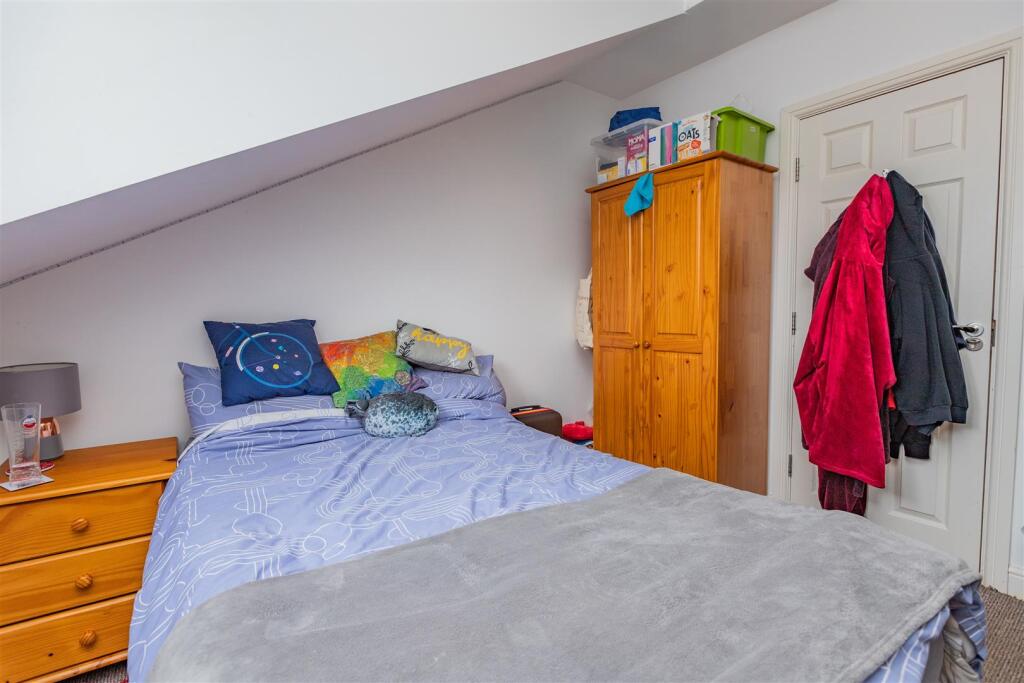 6 bedroom house for rent
