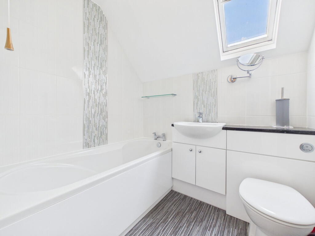 House in Adur, Lancing - More