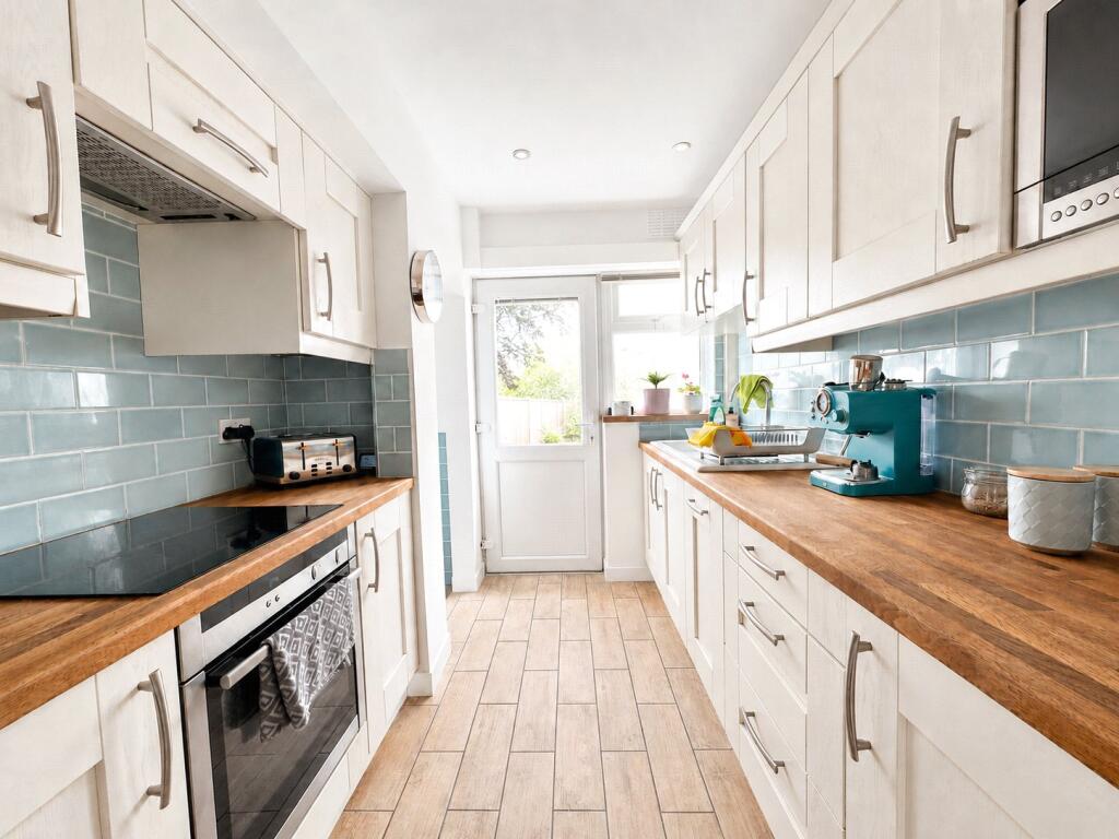 House in Wirral, Liverpool City Region - View 4