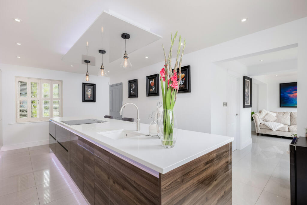 House in Leamington Spa, Whitnash - View 4