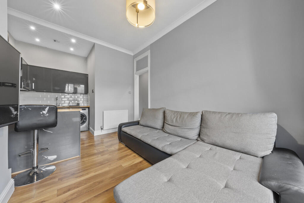 Apartment in Cessnock, Glasgow City - View 4