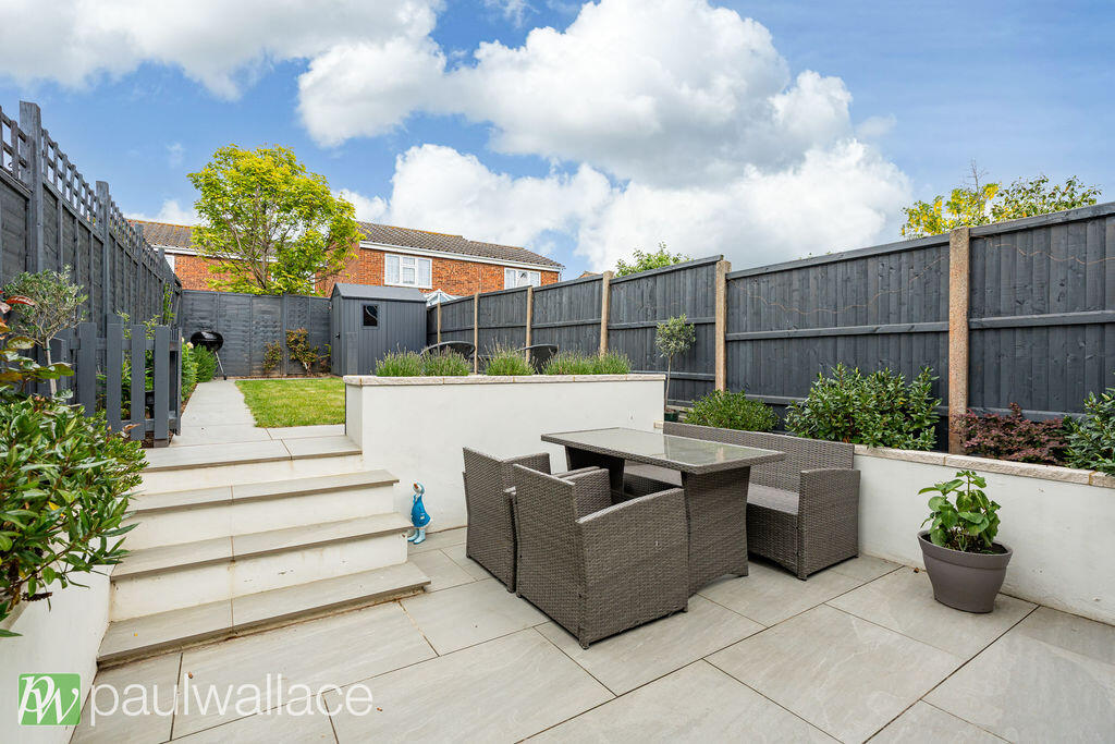 Woolmans Close, Broxbourne | Beautifully Presented Family Home & Stunning Landscaped Garden photo 4