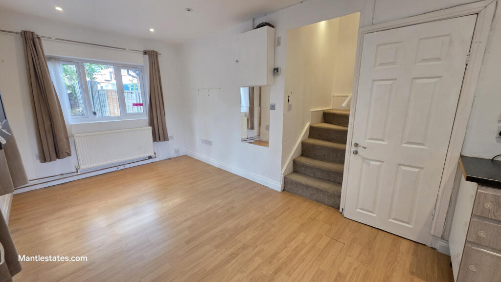 House in Enfield - View 5