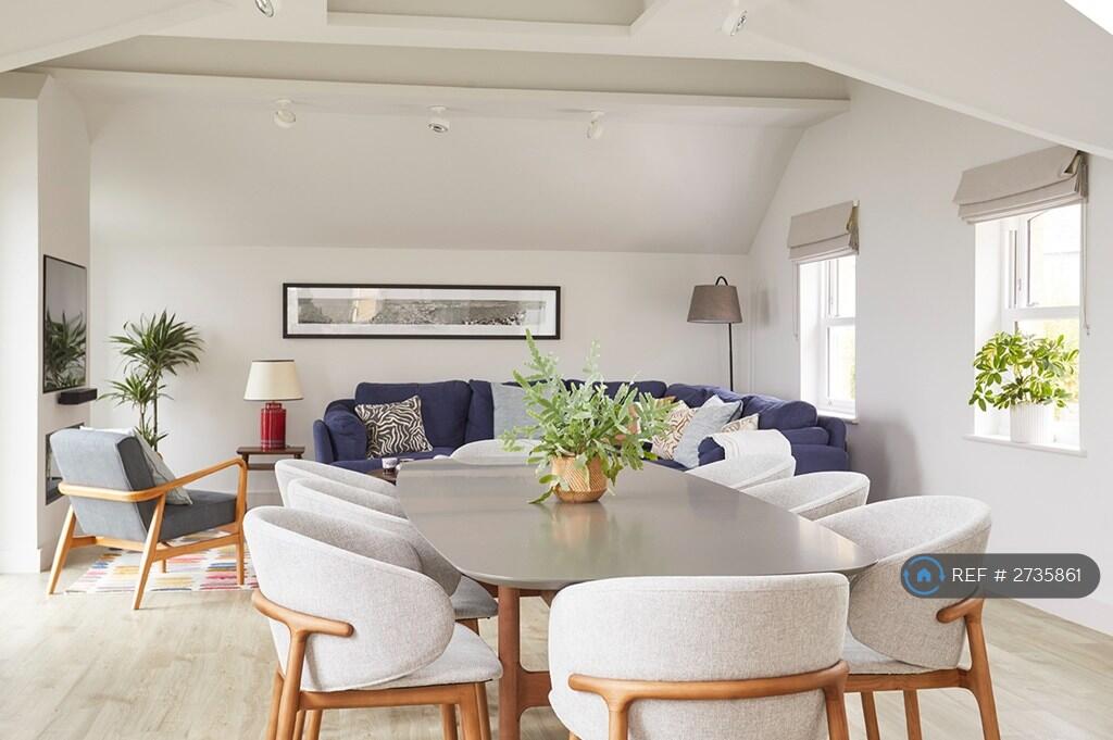 House in Portsmouth - View 5