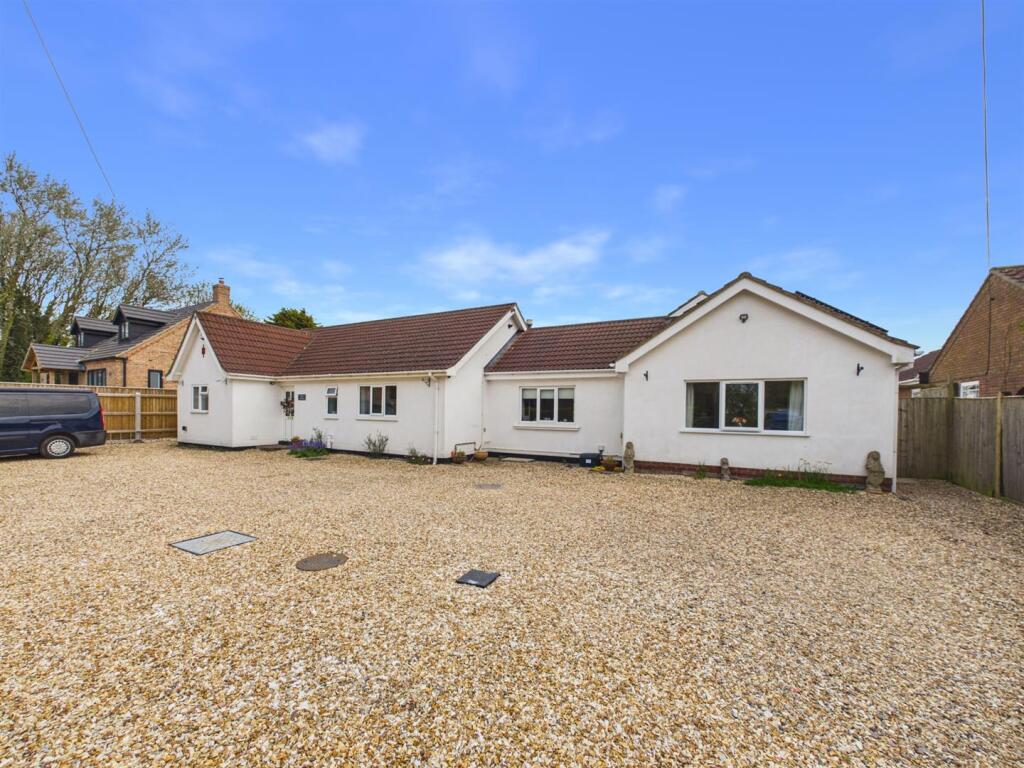 4-bed detached on Rotten Row, Theddlethorpe, Mablethorpe, £415,000
