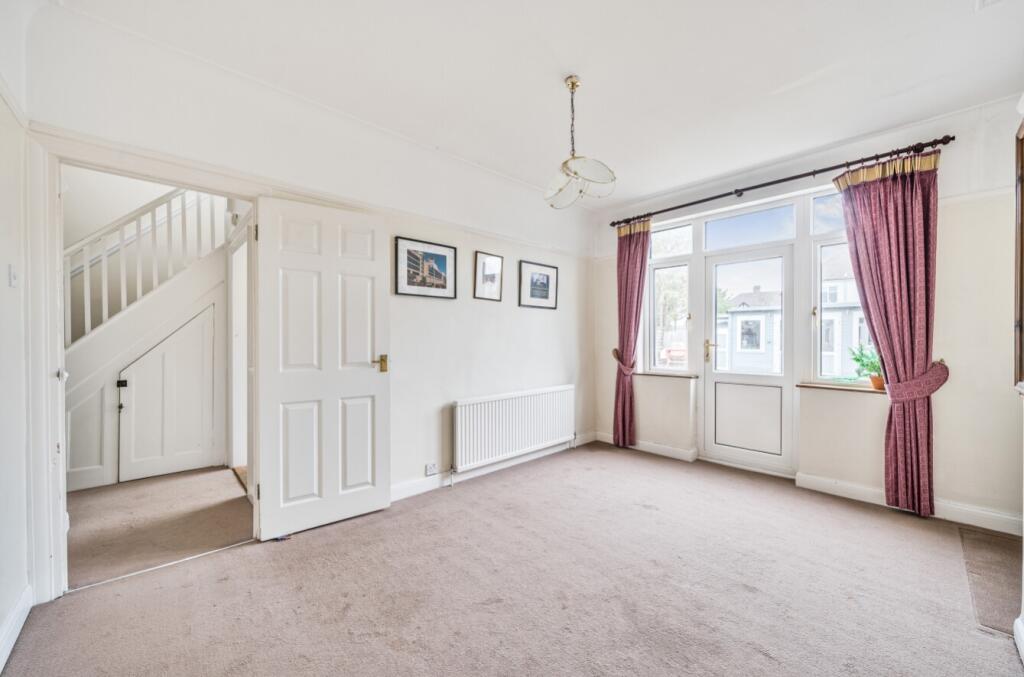 Buckleigh Avenue, London, SW20 photo 2