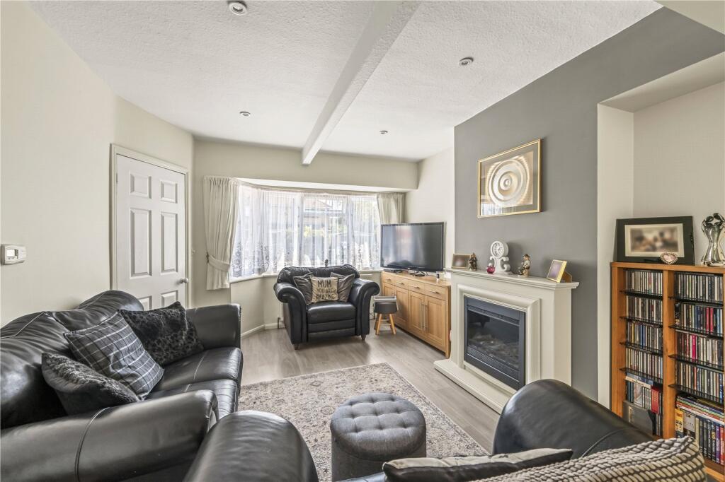 House in London, Hanworth - View 4