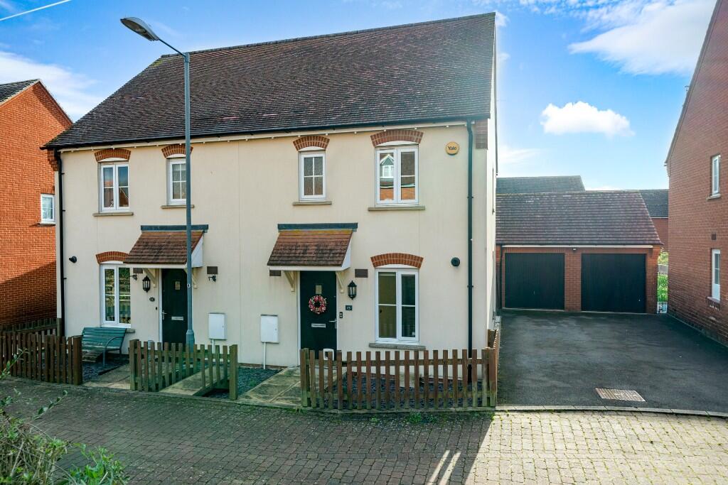 Main image of property: Cranley Crescent, Aylesbury, Bucks, HP19 9AA