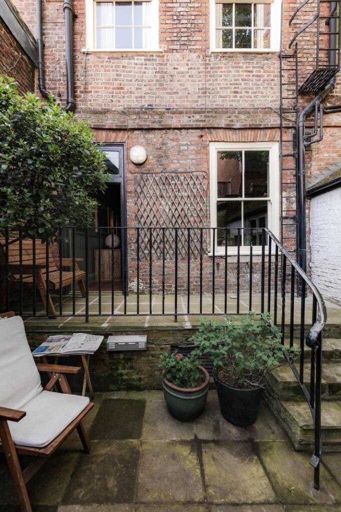 House in York - View 4