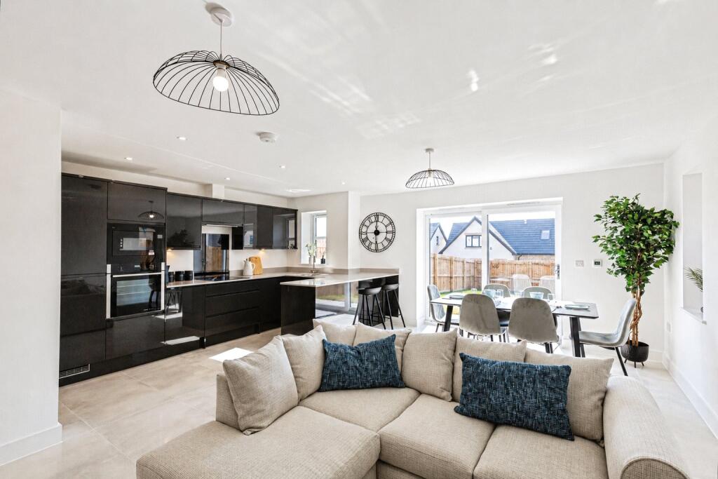 House in Lancaster, Middleton - View 4