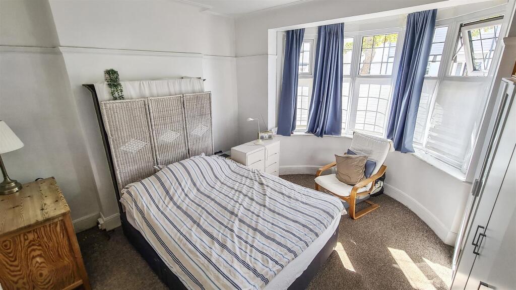 Apartment in Southend-on-Sea, Leigh-on-Sea - More