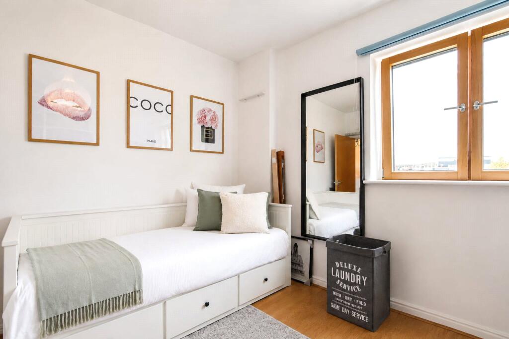 Apartment in Bristol - More