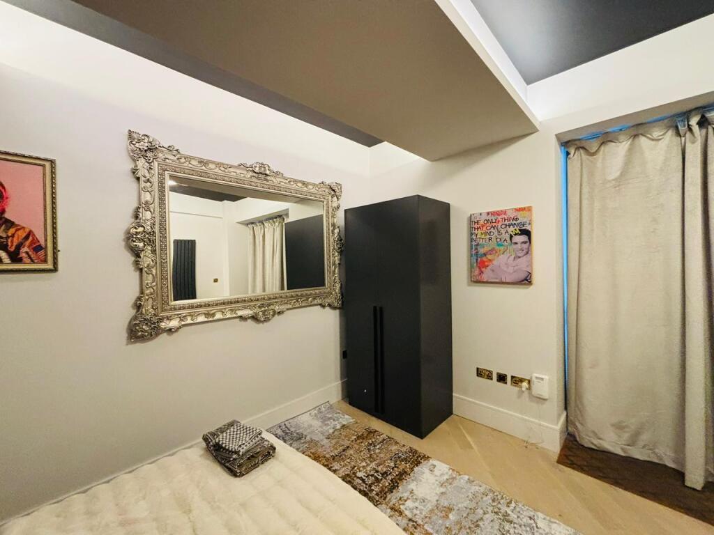 Apartment in London, Oakleigh Park, Whetstone - More