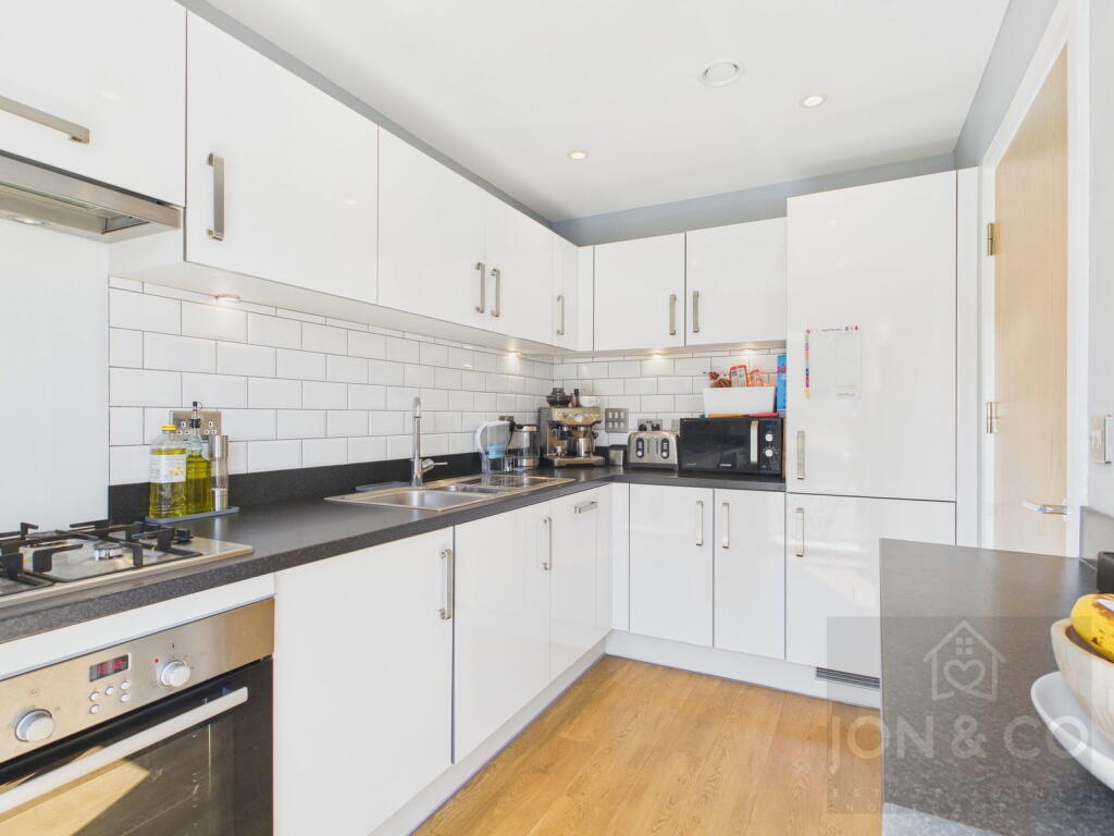 House in Milton Keynes - View 3