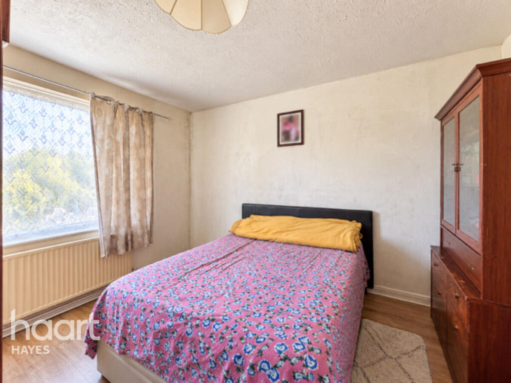 Apartment in Southall - View 5