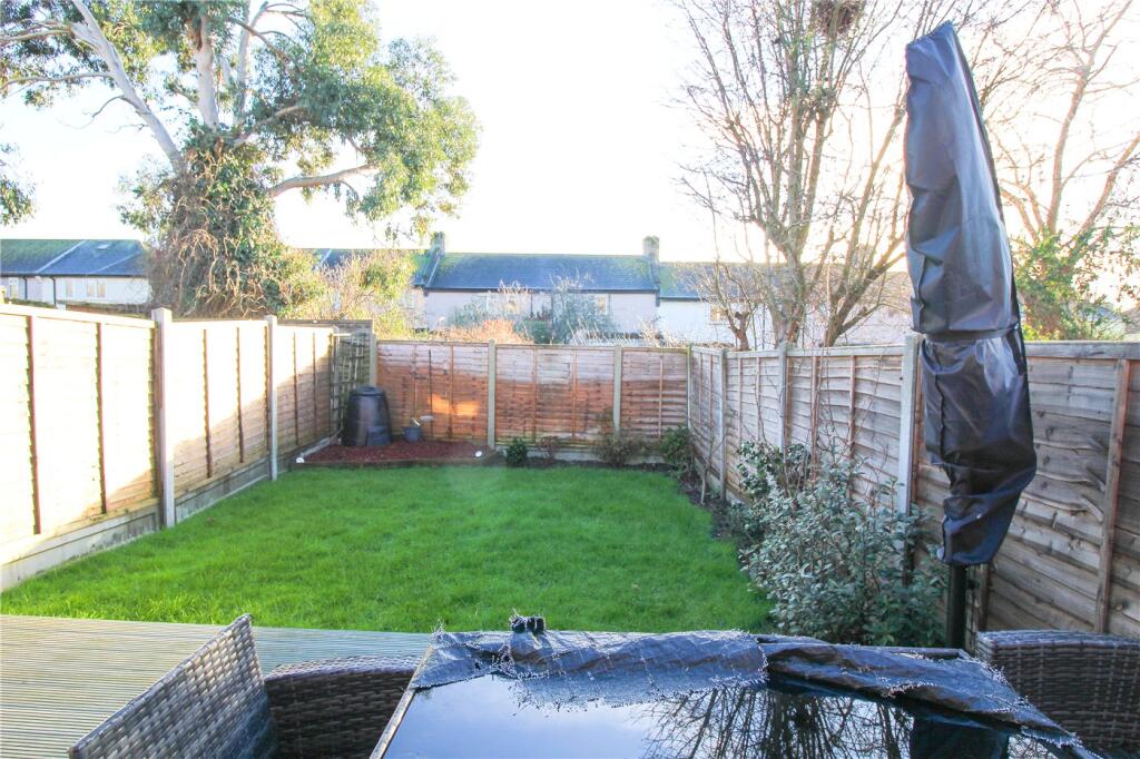 Suffolk Avenue, Leigh-On-Sea, Southend-On-Sea, SS9 photo 3
