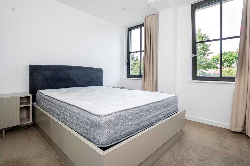 Apartment in Twickenham - View 4