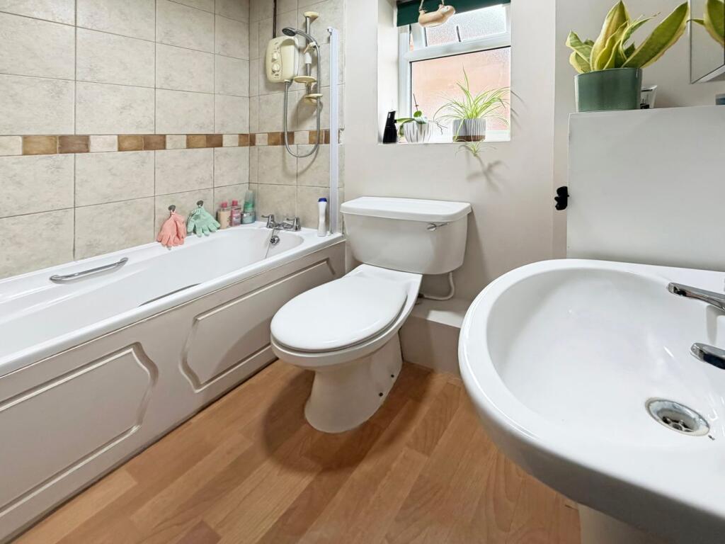 House in Hemel Hempstead - More