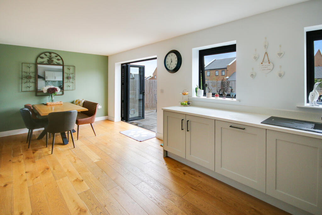 House in Mid Sussex, Worth - View 4